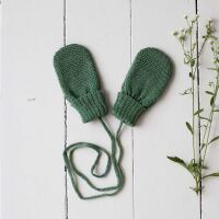 Baby Handschuhe von Selana aus Wolle in dusty green