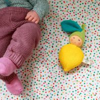 Baby Rassel Zitrone von Nanchen aus Bio-Baumwolle 2