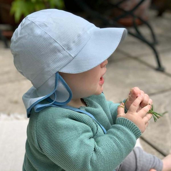 Kinder Sonnenhut Tom von Pickapooh aus Bio-Baumwolle hellblau gestreift