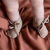 Babyschühchen BOOTIES von Hvid aus Merinowolle in sand