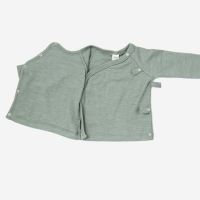 Baby Shirt mit Druckknopfleiste von Lilano aus Wolle/Seide in sage green 3