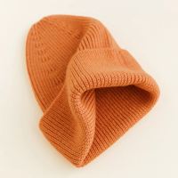 Beanie Mütze Fonzie von Hvid aus Merinowolle in orange 2