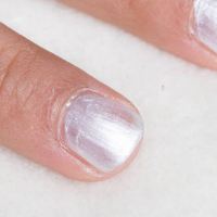 Wasserbasierter Nagellack von Namaki Cosmetics in pearly white 2