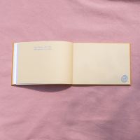 Buch Meine Freunde von Gretas Schwester in rosa 4